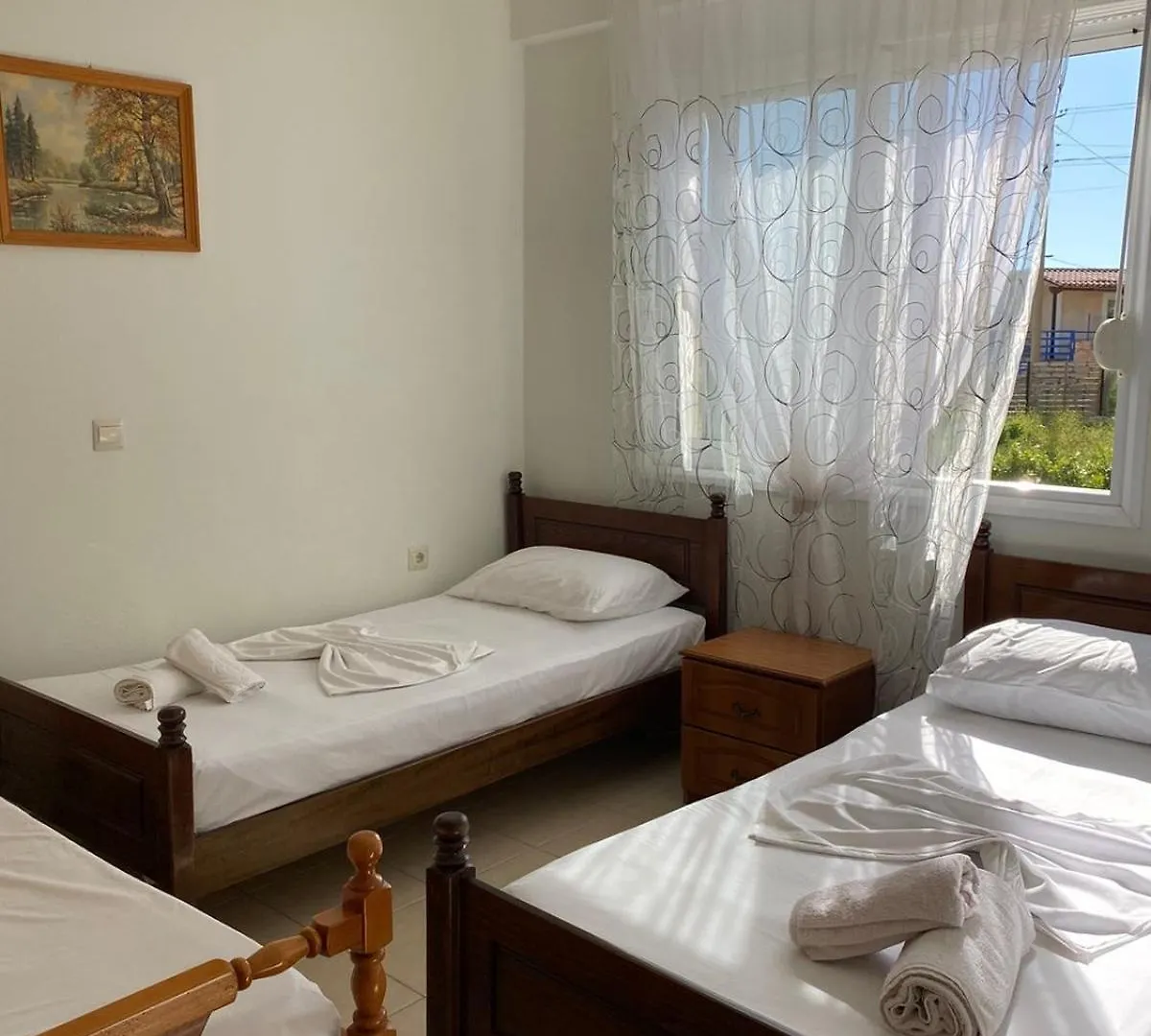 Helios Apartament Sarandë 아파트